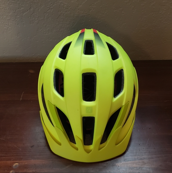 Bontrager solstice mips helmet - Picture 2 of 7